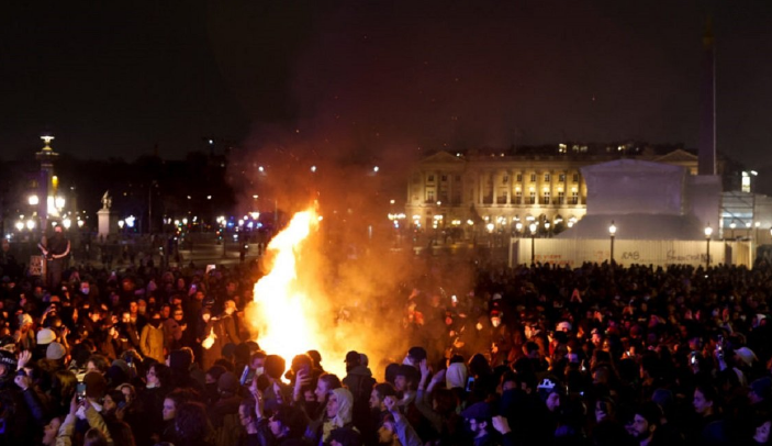 Zapaljena gradska vijećnica u Bordou, dok protesti traju