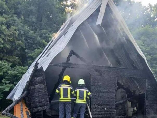 Zapaljena vikendica tužiteljice iz Bijeljine, oglasila se policija