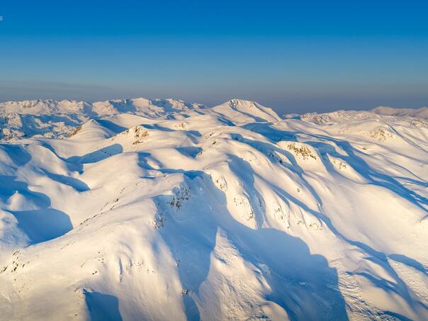 Zapanjujuće fotografije Dženada Džine: Snijegom prekrivena Čvrsnica