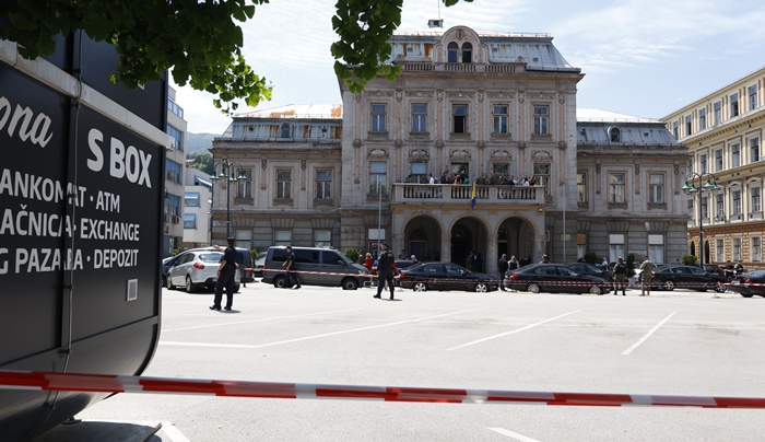 Zapečaćen i parking ispred Doma Armije u Sarajevu
