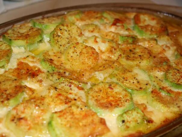 Zapečene tikvice sa sirom: Brz i ukusan ljetnji ručak bez mesa