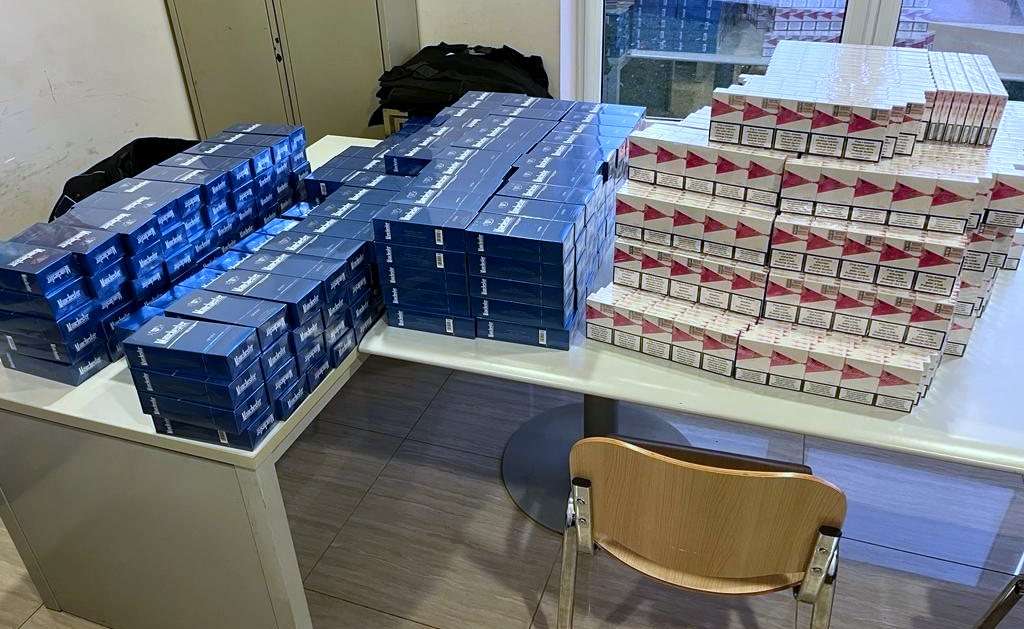 Zaplijenjene cigarete, duhan i novac
