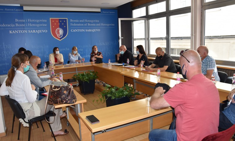 Započeli pregovori s predstavnicima sindikata komunalne privrede u KS