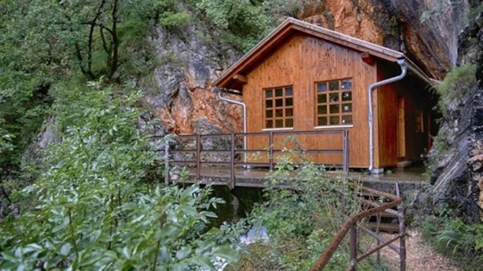 Započeli radovi na obnovi porušenog dijela Titove pećine u Drvaru