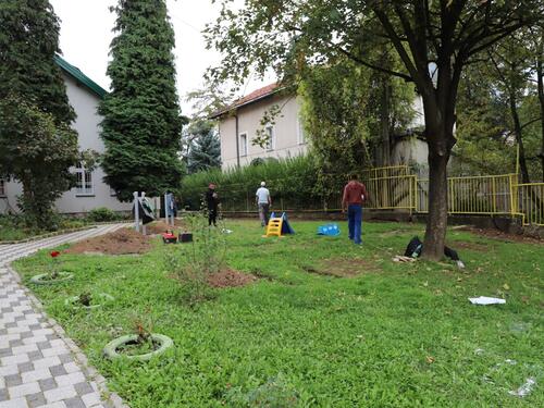 Započeli radovi na uređenju dvorišta vrtića 'Šareni voz'