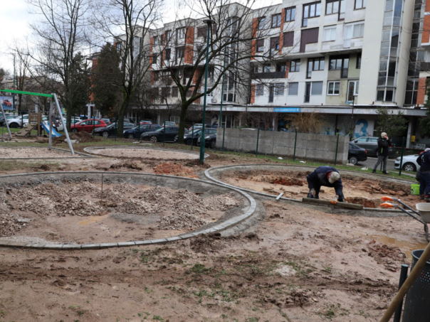 Započelo uređenje još jednog igrališta u Općini Centar