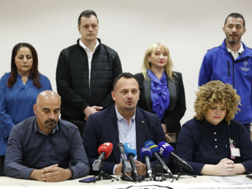 Zdravstveni radnici KS najavili mirnu šetnju, za veća primanja i za bolju uslugu pacijentima