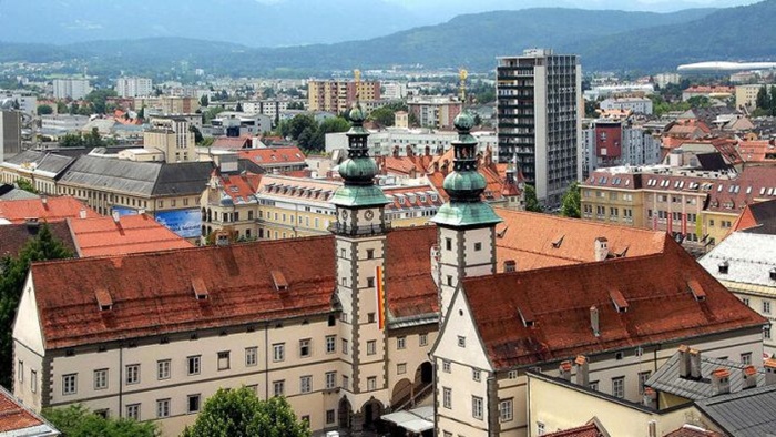 Zaražena žena porijeklom iz BiH u Austriji osuđena zbog napuštanja karantene