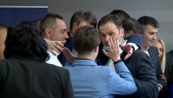 Zaraženi srpski funkcioneri slavili izbornu pobjedu SNS