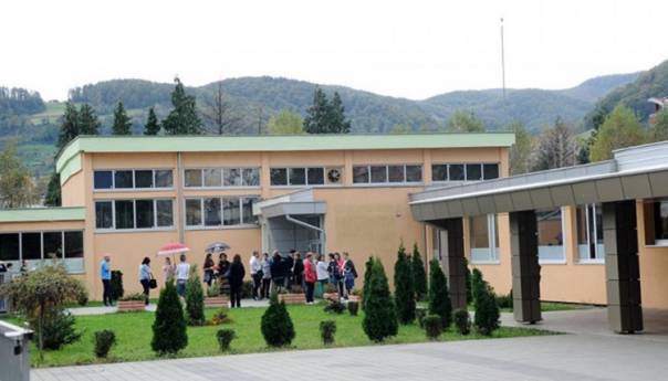 Zaraženi učenik i učiteljica osnovne škole u Banjaluci