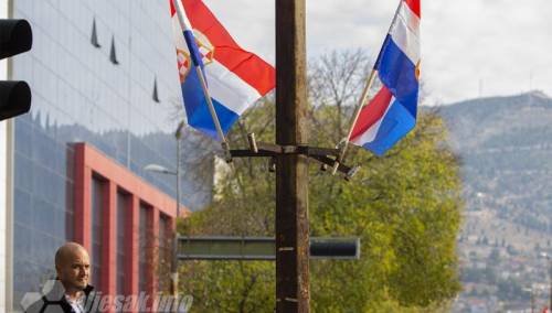 Zastave tzv. Herceg Bosne ponovo se zavijorile u Mostaru, svi šute
