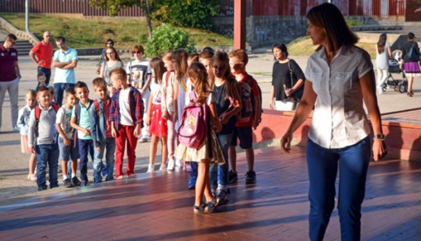 Zaštita zdravlja djece i prosvjetnih radnika imperativ