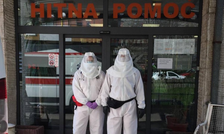 Zaštitna odijela za Hitnu službu JU Dom zdravlja 'Dr. Mustafa Šehović' Tuzla