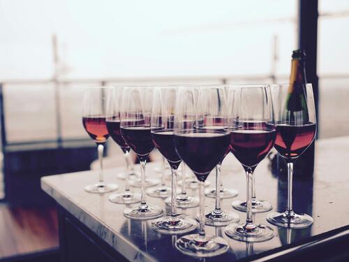 Zašto crno vino izaziva glavobolju: Naučnici otkrili ključni uzrok