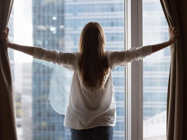 Zašto hoteli često imaju prozore koji ne mogu da se otvore?