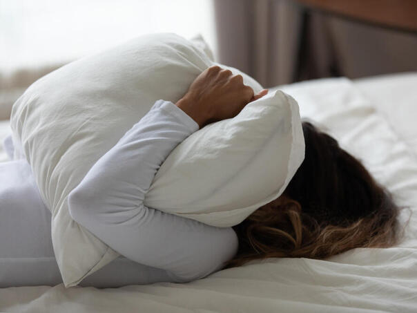 Zašto je teže ustati iz kreveta kad pada kiša?