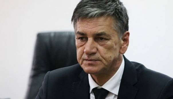 Zašto Kasumović krije istinu o poreznom dugu