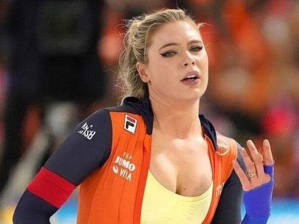 Zašto najljepša Olimpijka otkopčava odijelo dok kliže?