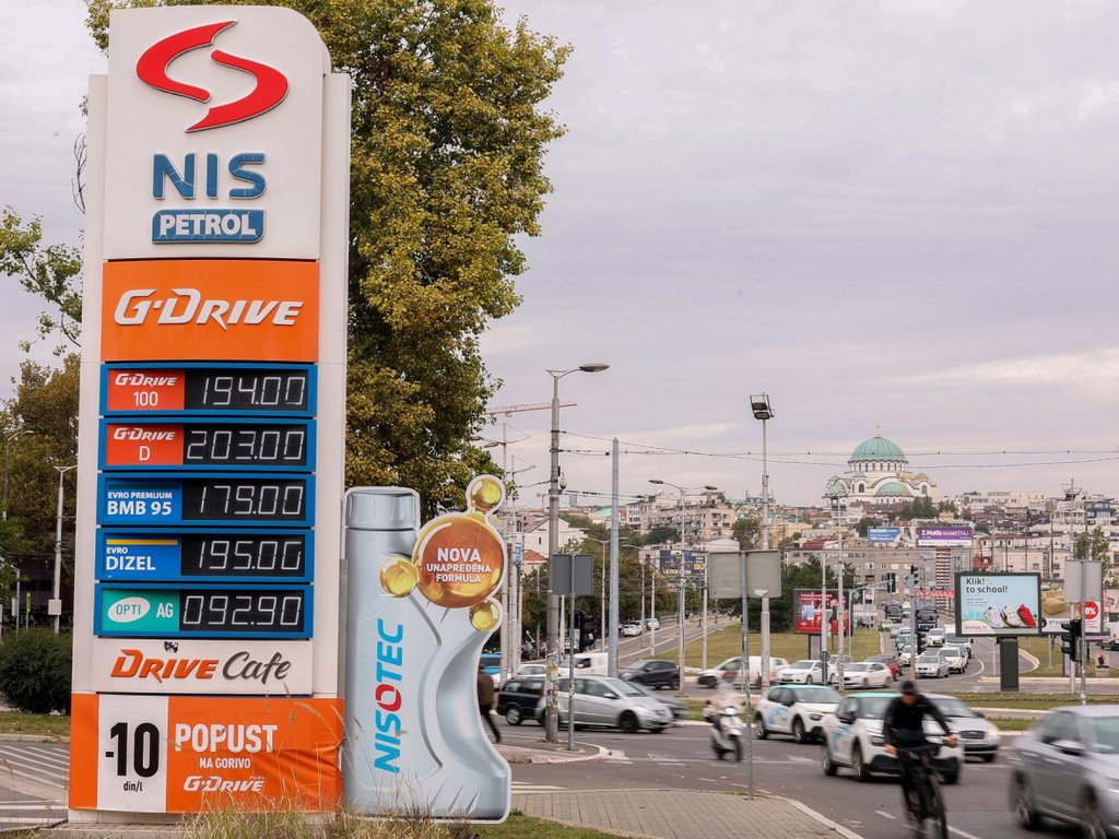 Zašto Rusija ne pušta kontrolu nad srpskom naftom