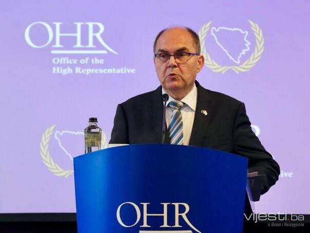 Zašto Schmidt ne potpisuje stav da Dodik ne može biti lider SNSD-a?