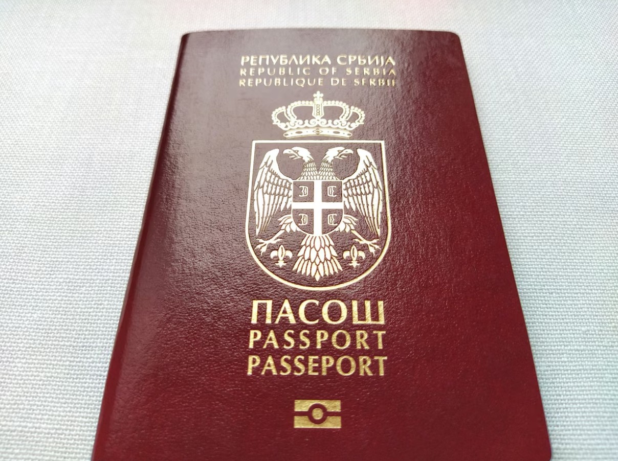 Zašto sve više putnika umotava pasoše u aluminijumsku foliju?