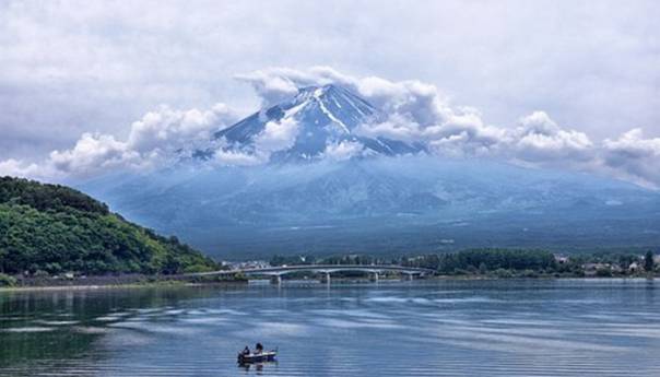 Zašto u Japanu naglo opada prodaja cigareta?