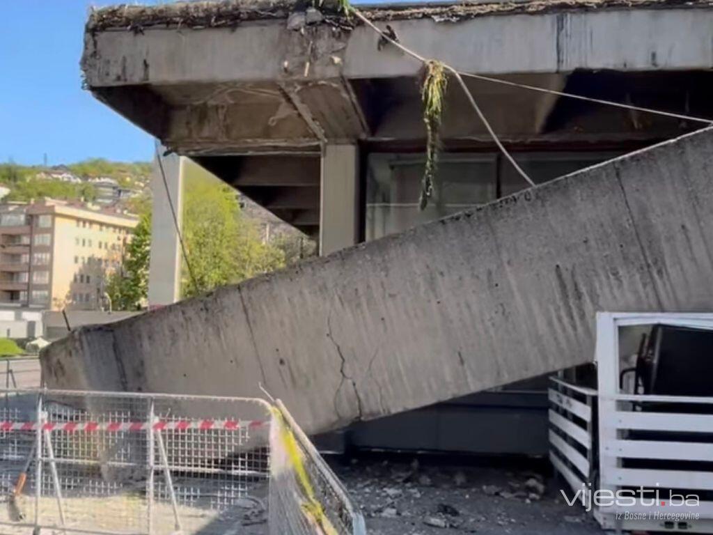 Zastrašujući prizori iz Skenderije: Srušio se dio krova