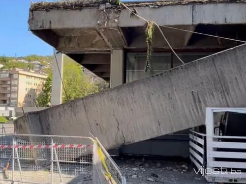 Zastrašujući prizori iz Skenderije: Srušio se dio krova