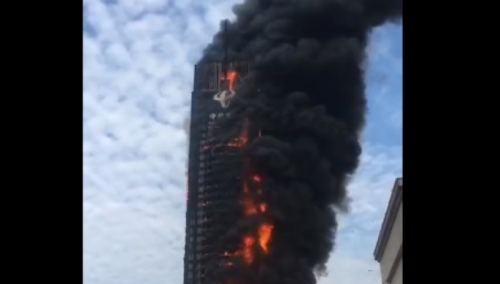 Zastrašujući snimci iz Kine: Vatra progutala neboder
