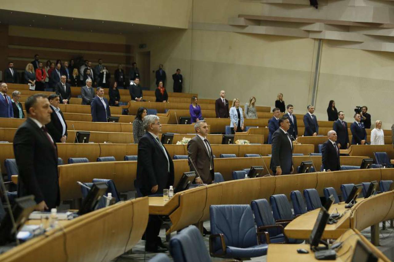 Zastupnici danas o izmjenama Zakona o platama
