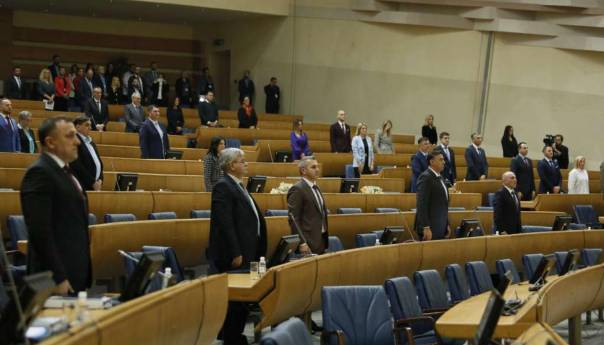 Zastupnici danas o izmjenama Zakona o platama