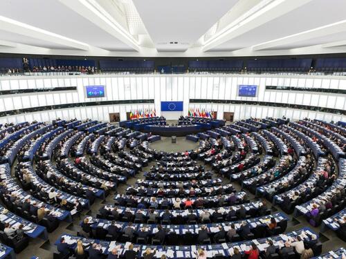 Zastupnici EP: Djeca bi trebala imati najmanje 16 godina za pristup društvenim mrežama