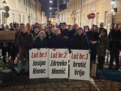 Zastupnici iz Kluba Možemo! probdjeli noć na Markovom trgu