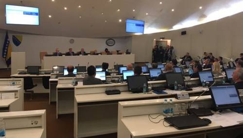 Zastupnici iz RS predaju zakon o odlasku stranih sudija