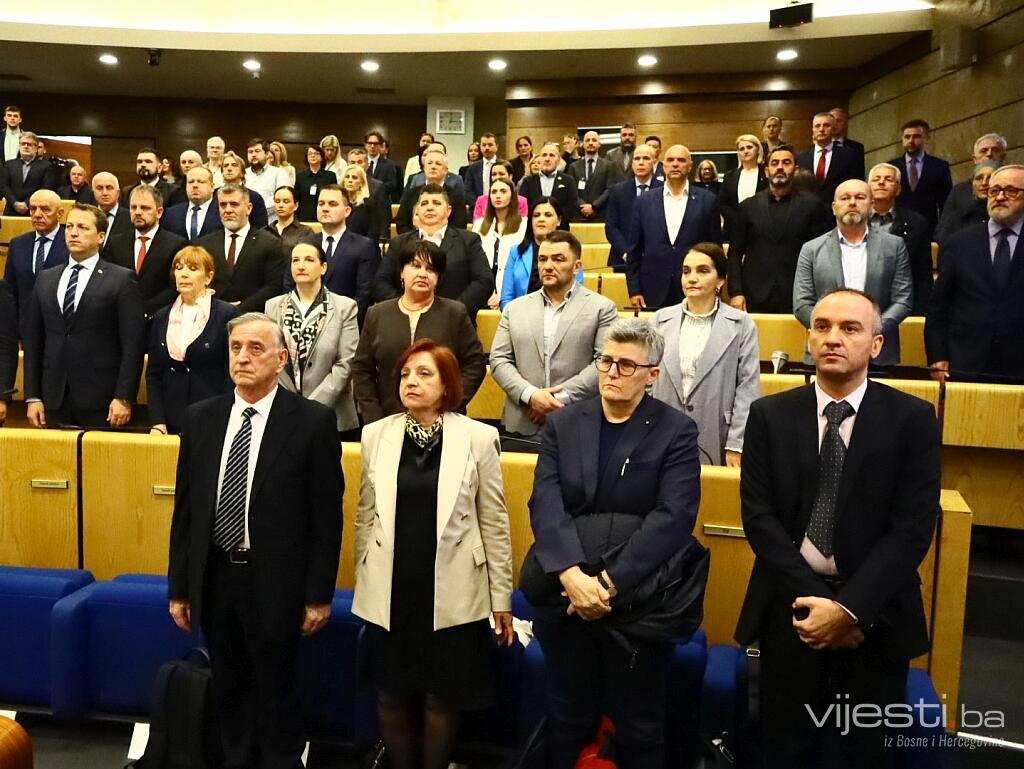 Zastupnici jednoglasno za Južnu interkonekciju!