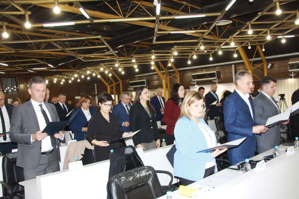 Zastupnici novog saziva Skupštine ZDK preuzeli mandate i položili zakletvu