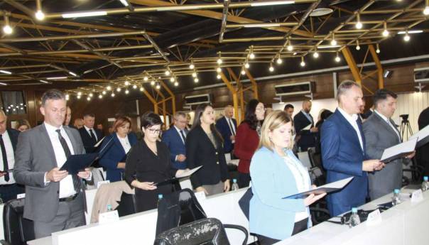 Zastupnici novog saziva Skupštine ZDK preuzeli mandate i položili zakletvu