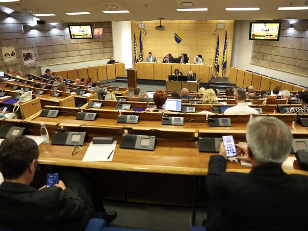 Zastupnici SDA i DF pokrenuli inicijativu za izmjene Zakona o pravima demobilisanih boraca u FBiH