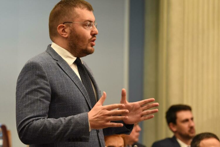 Zastupnik u Skušptini CG: Dajemo četvrtinu potencijala Bilećkog jezera i ništa..