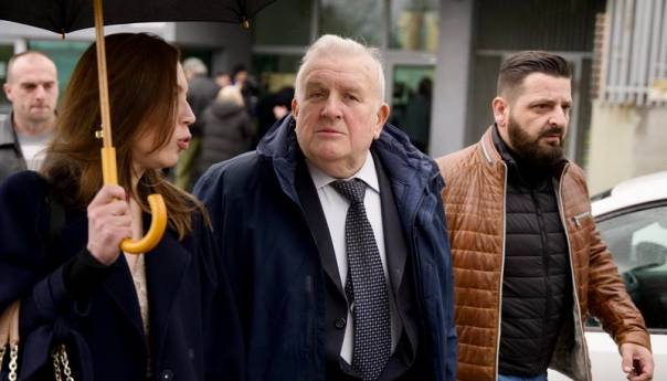 Tužilaštvo zatražilo pritvor za generala Dudakovića, odbrana protiv