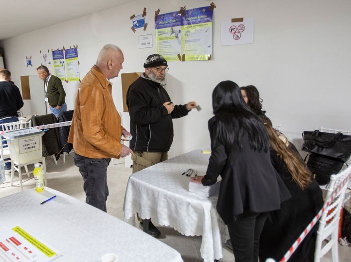 Zatvorena birališta na Kosovu: Rekordno mala izlaznost