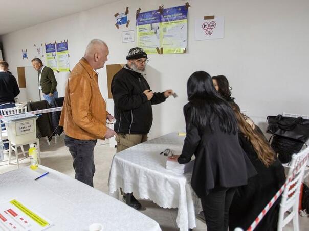 Zatvorena birališta na Kosovu: Rekordno mala izlaznost