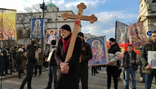 Zatvorene ulice u centru Beograda, litija za Kosovo