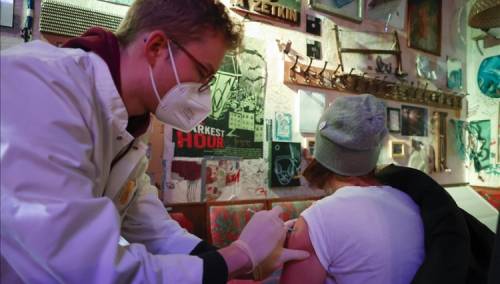 Zatvoreni noćni klubovi u Berlinu na sedam dana pretvoreni u vakcinalne punktove