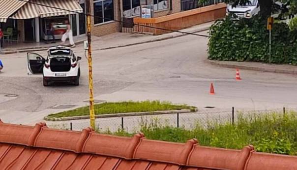 Zavidovići: Automobil udario dva pješaka, jednog usmrtio