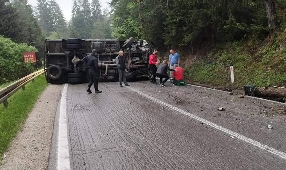 Završen policijski uviđaj saobraćajne nezgode kod Olova