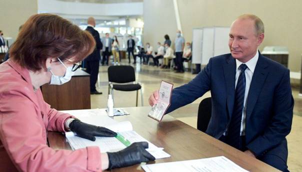 Završen referendum u Rusiji, Putinu omogućena vlast do 2036.