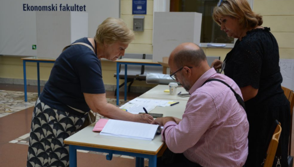 Završen referendum u Starom Gradu: Uskoro objava rezultata