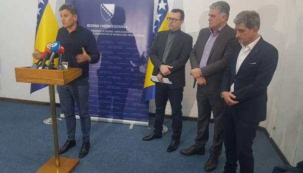 Završen sastanak u Vladi FBiH, obratili se Novalić i Džindić