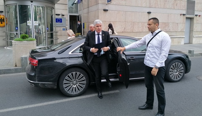 Završen sastanak sa SDA, stigla delegacija HDZ-a